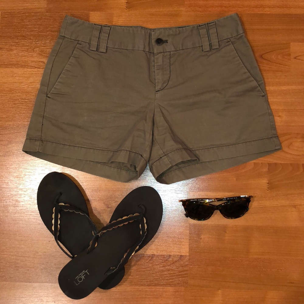 LOFT olive green shorts - EUC